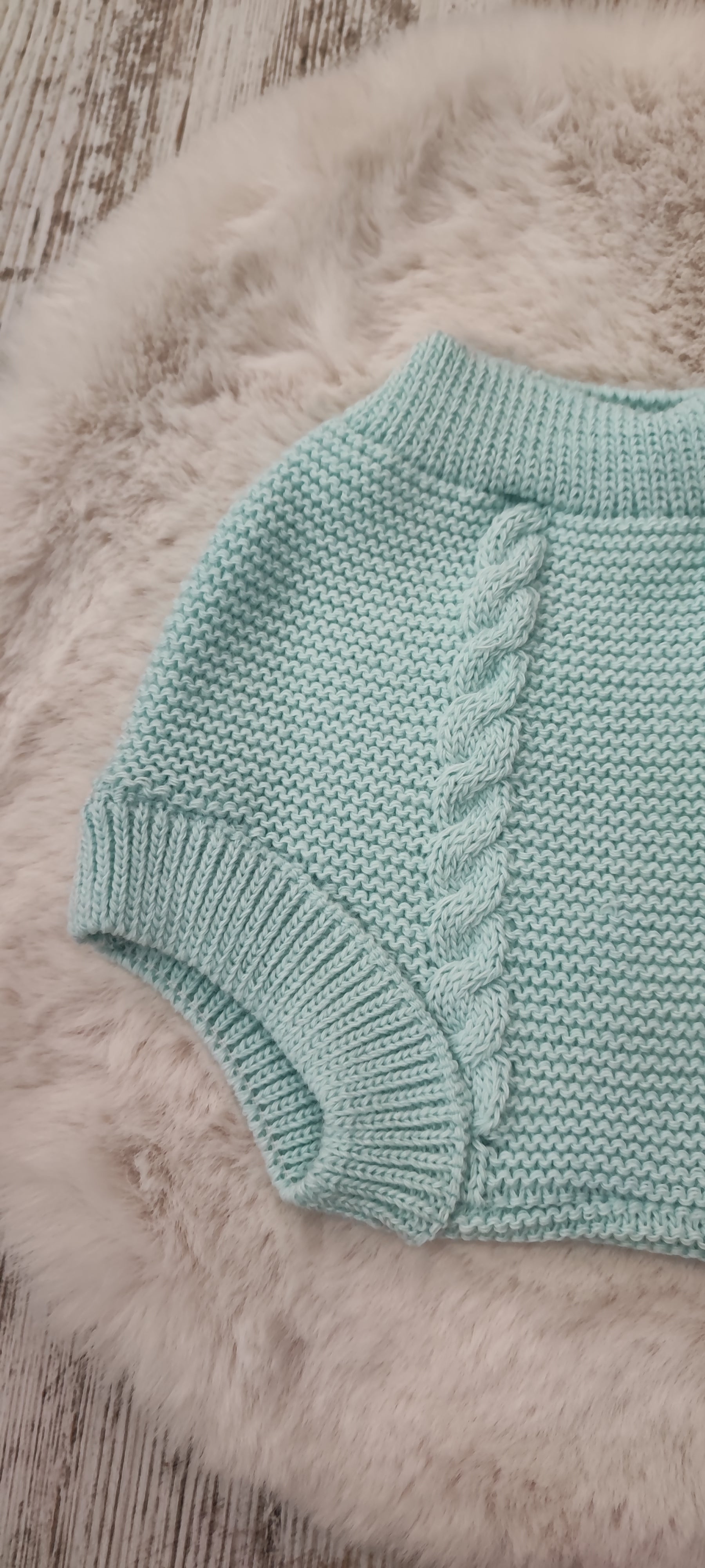 Conjunto pololo, capota y botitas.