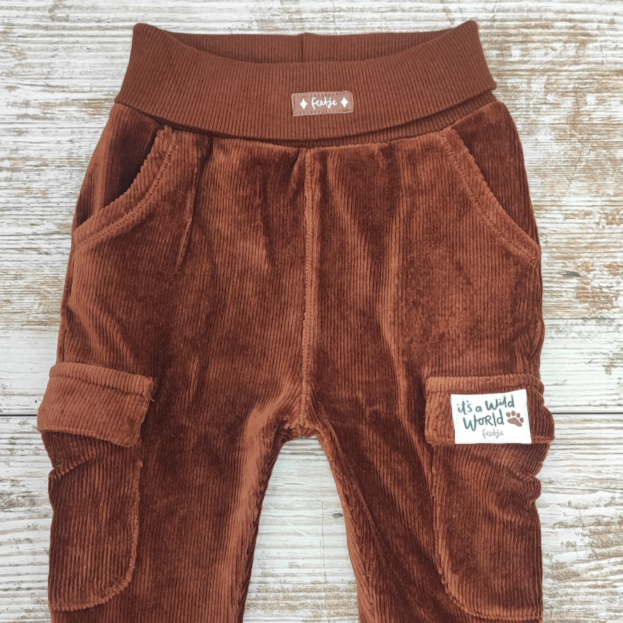 Pantalón canalé Wild World